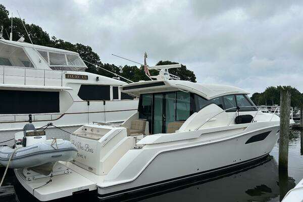 2015 Tiara Yachts 44