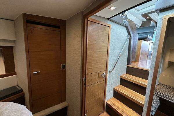 2015 Tiara Yachts 44