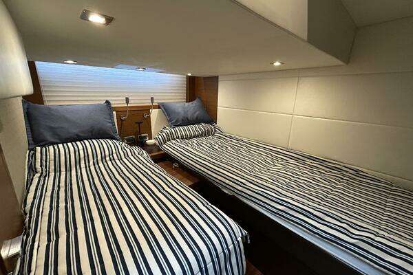 2015 Tiara Yachts 44