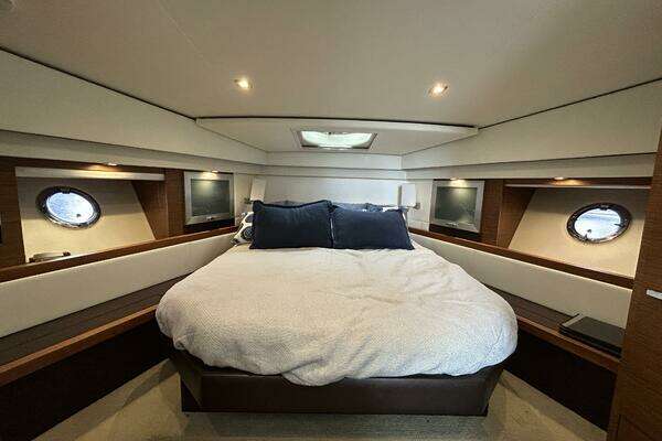 2015 Tiara Yachts 44