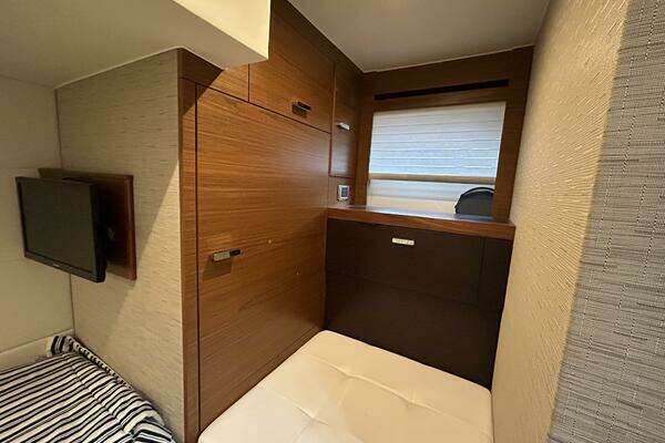 2015 Tiara Yachts 44