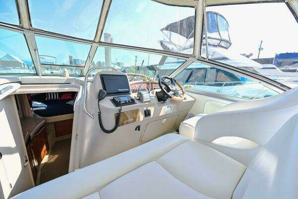 Photo of the 2001 Sea Ray 