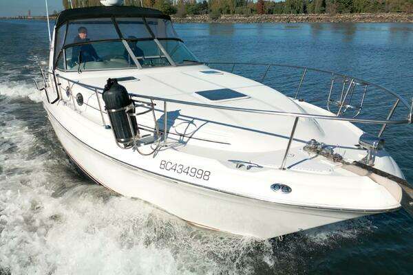 Photo of the 2001 Sea Ray 