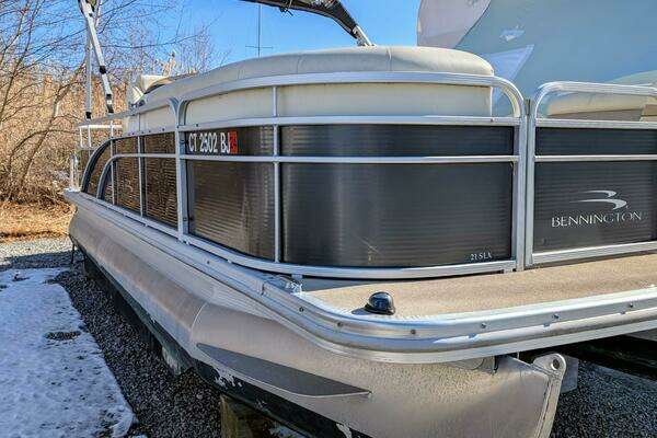 Photo of the 2014 Bennington 21 SLX