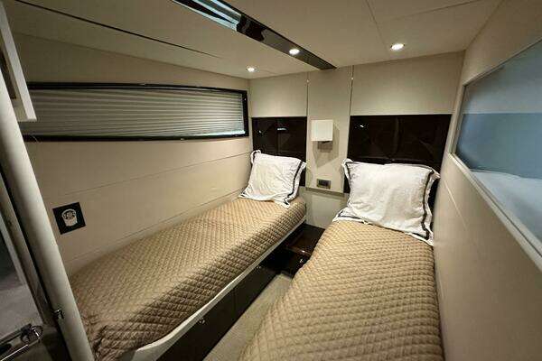 Lazzara Yachts LSX 75 Yacht For Sale