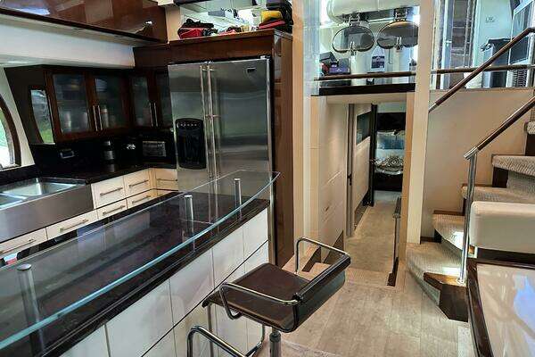 Lazzara Yachts LSX 75 Yacht For Sale