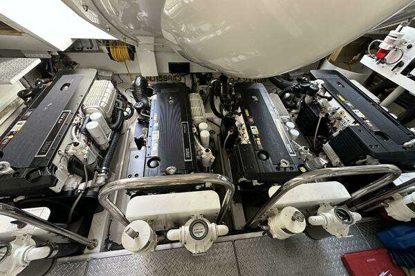 Lazzara Yachts LSX 75 Yacht For Sale