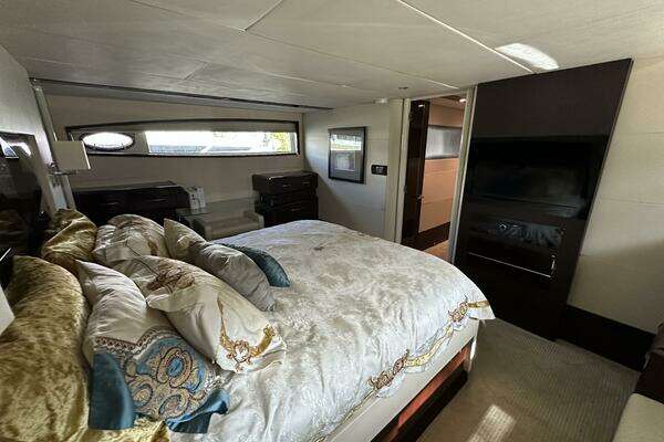 Lazzara Yachts LSX 75 Yacht For Sale