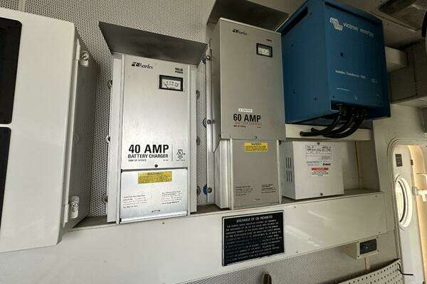 Lazzara Yachts LSX 75 Yacht For Sale