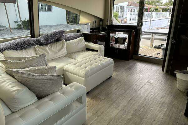 Lazzara Yachts LSX 75 Yacht For Sale