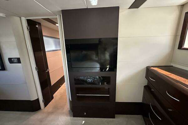 Lazzara Yachts LSX 75 Yacht For Sale