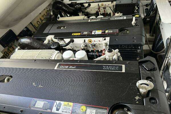 Lazzara Yachts LSX 75 Yacht For Sale