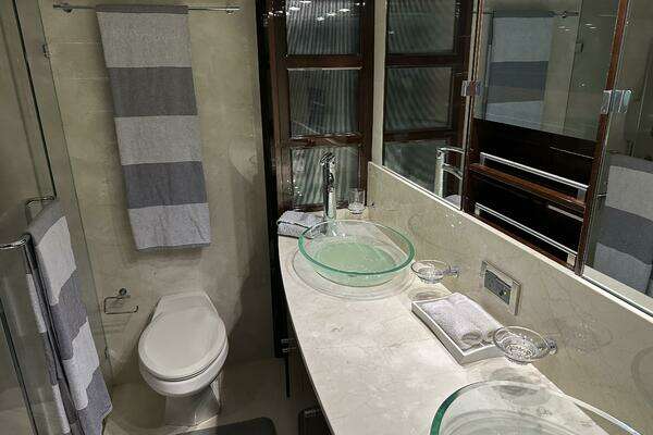 Lazzara Yachts LSX 75 Yacht For Sale