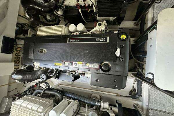 Lazzara Yachts LSX 75 Yacht For Sale