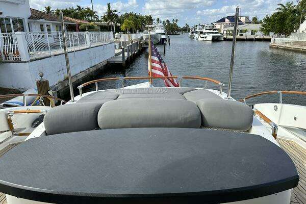 Lazzara Yachts LSX 75 Yacht For Sale