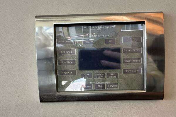 Lazzara Yachts LSX 75 Yacht For Sale