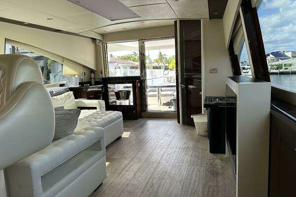 Lazzara Yachts LSX 75 Yacht For Sale