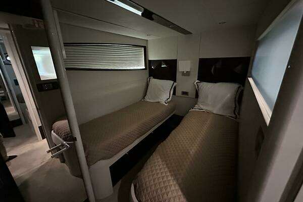 Lazzara Yachts LSX 75 Yacht For Sale