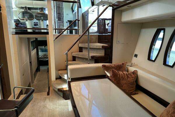 Lazzara Yachts LSX 75 Yacht For Sale