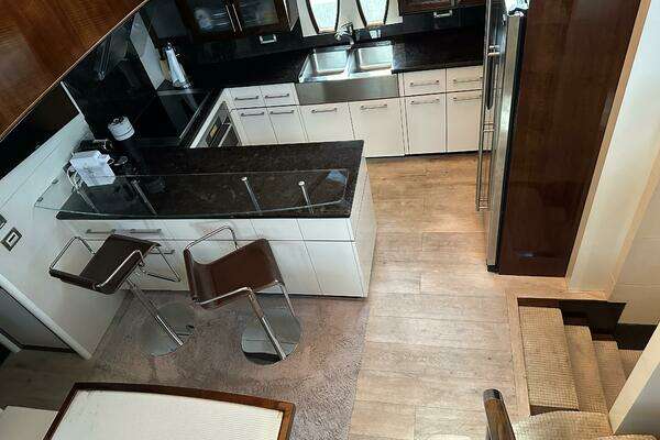 Lazzara Yachts LSX 75 Yacht For Sale