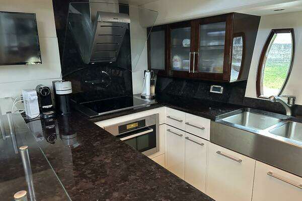 Lazzara Yachts LSX 75 Yacht For Sale