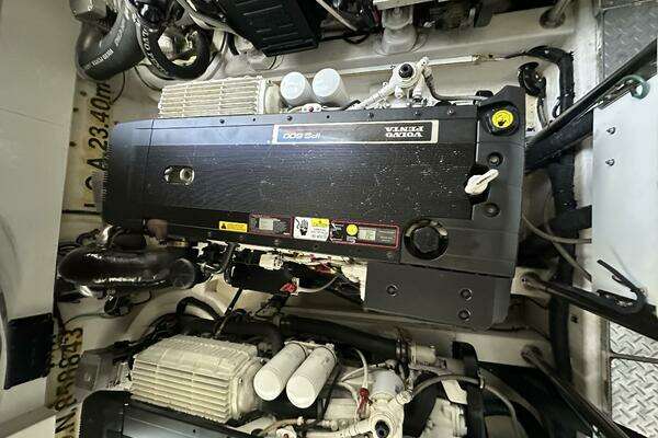 Lazzara Yachts LSX 75 Yacht For Sale