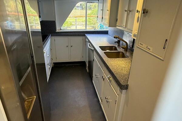 Miss Wendy 81ft Burger Yacht For Sale