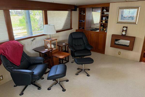 Miss Wendy 81ft Burger Yacht For Sale