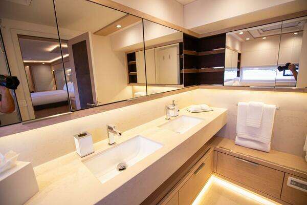 Lagoon Seventy 7 Yacht For Sale
