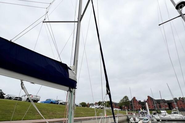 TO THE MOON  amp  BACK 33ft Hunter Yacht For Sale
