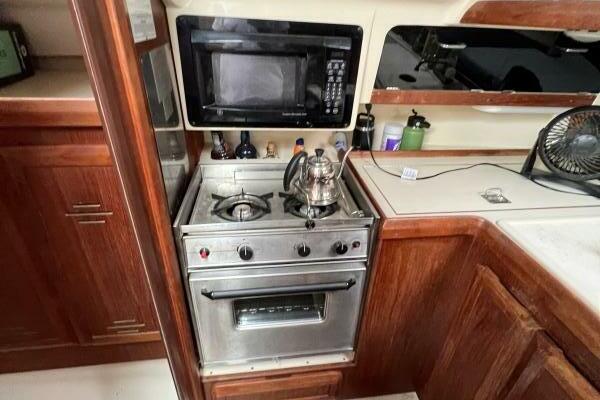 TO THE MOON  amp  BACK 33ft Hunter Yacht For Sale