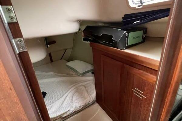 TO THE MOON  amp  BACK 33ft Hunter Yacht For Sale