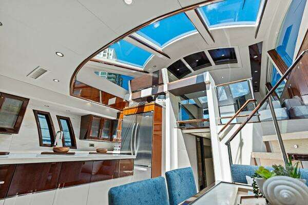 Lazzara Yachts Fly Yacht For Sale