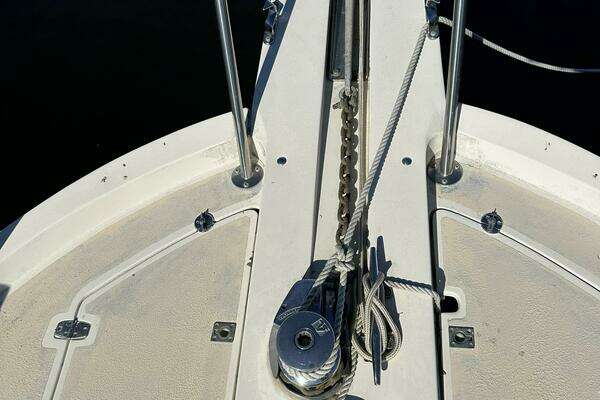 Photo of the 1998 Albin 32+2 "LADY WHALE"