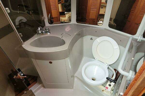 Photo of the 1989 C&C 37/40+ "Prismatic Thunder"