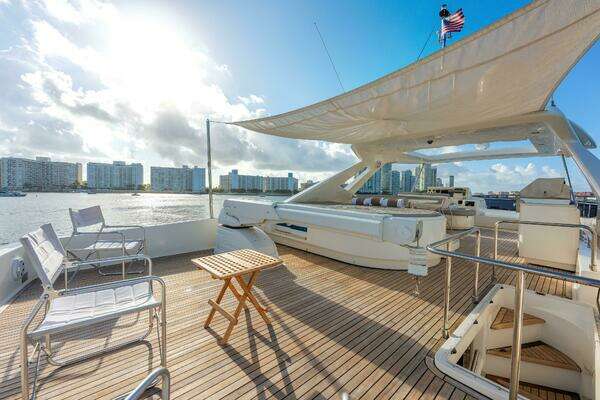 2014 Ferretti Yachts 87