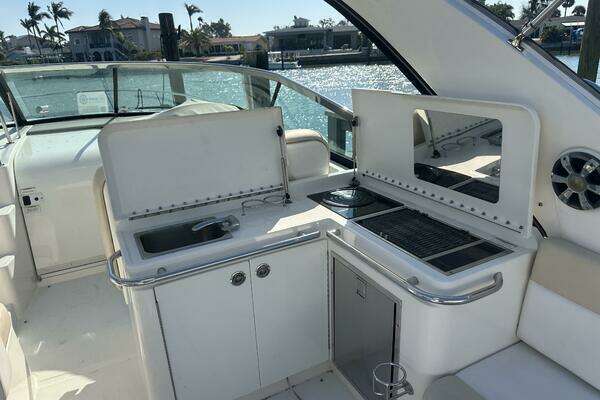 2013 Sea Ray 37
