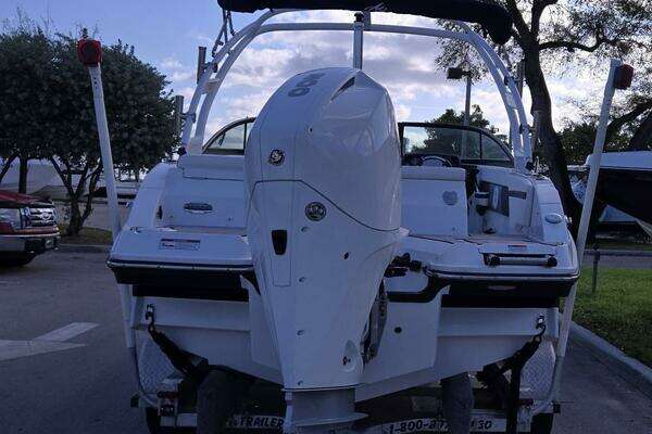 Photo of the 2023 Monterey M225