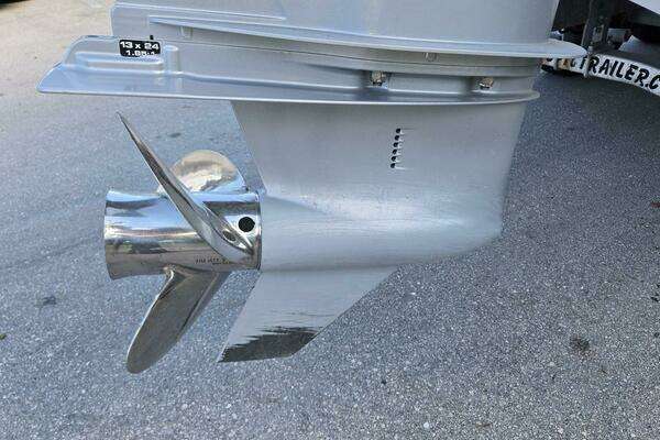 Photo of the 2023 Monterey M225