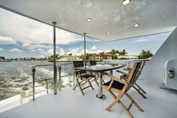 Hatteras 74 Cockpit Motor Yacht Yacht For Sale