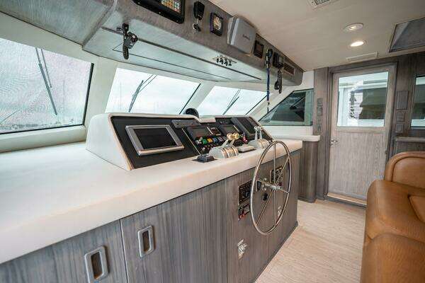 Hatteras 74 Cockpit Motor Yacht Yacht For Sale