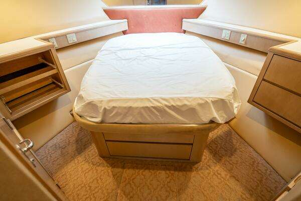 Hatteras 74 Cockpit Motor Yacht Yacht For Sale