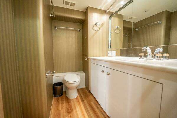 Hatteras 74 Cockpit Motor Yacht Yacht For Sale