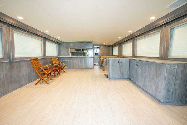 Hatteras 74 Cockpit Motor Yacht Yacht For Sale