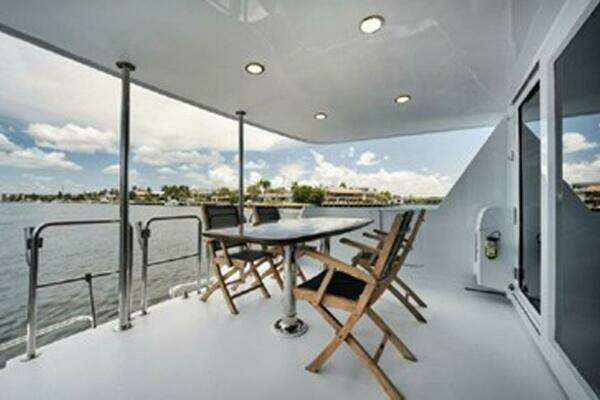 Hatteras 74 Cockpit Motor Yacht Yacht For Sale