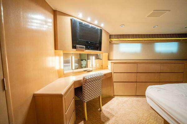 Hatteras 74 Cockpit Motor Yacht Yacht For Sale