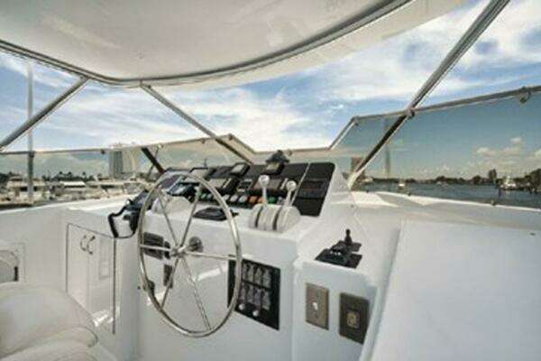 Hatteras 74 Cockpit Motor Yacht Yacht For Sale