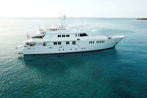 Photo of the 2003 Royal Denship Motor Yacht "UNFORGETTABLE"