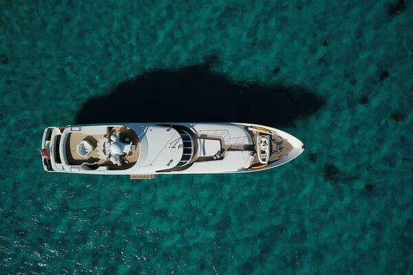 Photo of the 2003 Royal Denship Motor Yacht "UNFORGETTABLE"