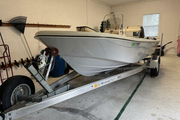 17ft Carolina Skiff Yacht For Sale